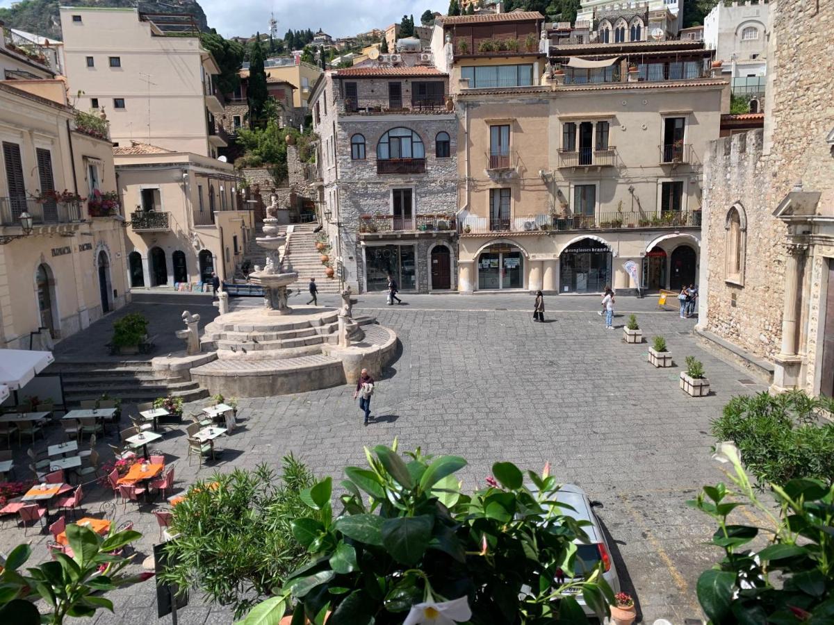 Duomo Square Apartment ตาออร์มินา ภายนอก รูปภาพ