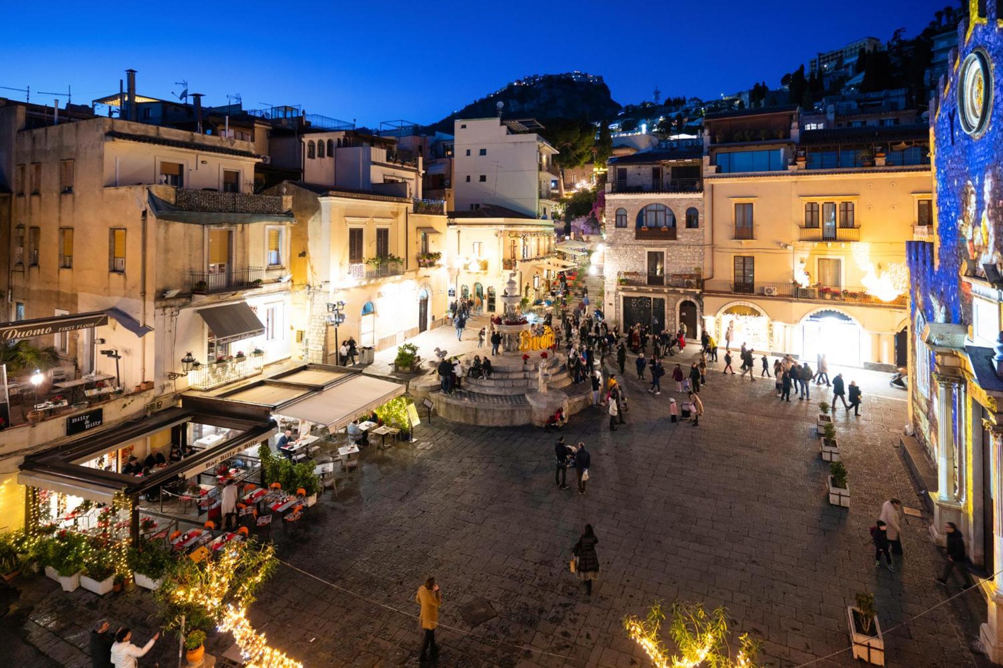 Duomo Square Apartment ตาออร์มินา ภายนอก รูปภาพ